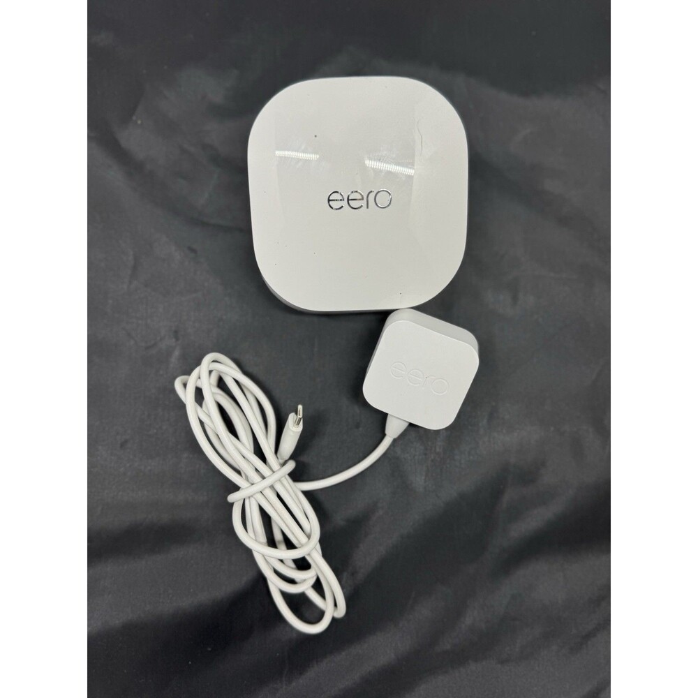 EERO 6 Dual-Band Mesh Wi-Fi 6 Range Extender Q010001 With Original Cord